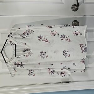 Reitmans sheer top size xl color off white and purple
